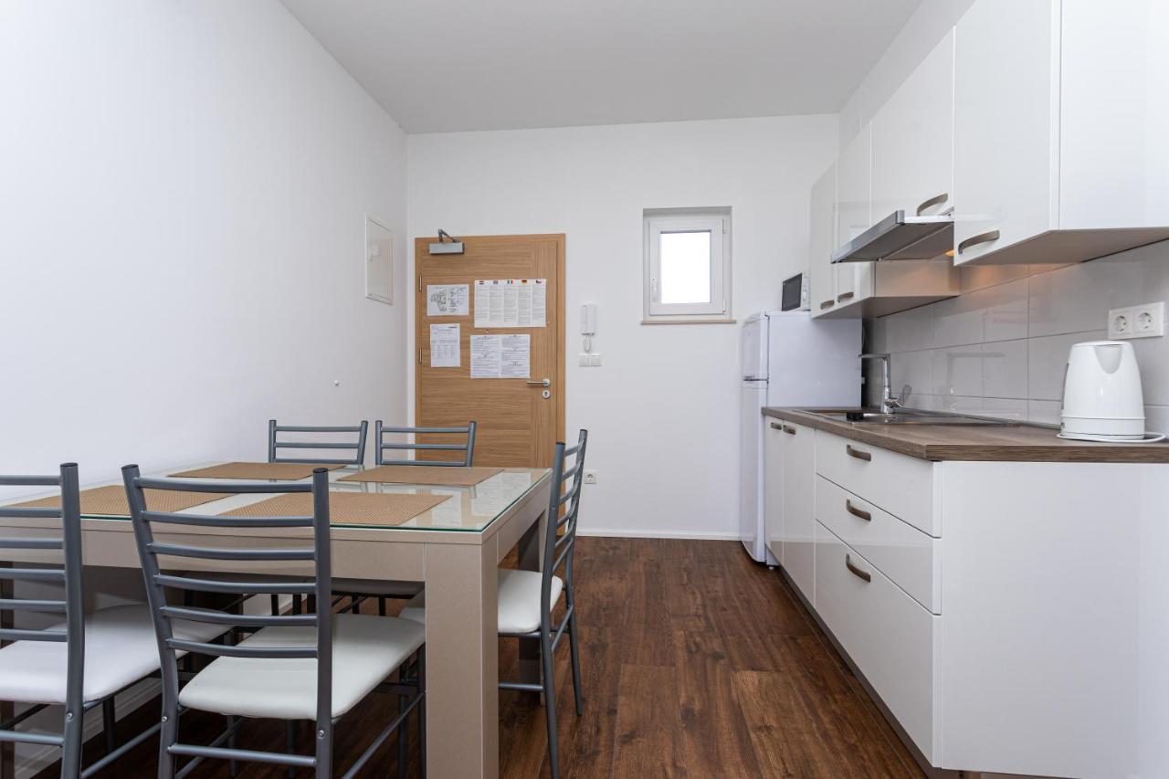 Apartments Crnekovic Tomislava 8A 巴斯卡 外观 照片