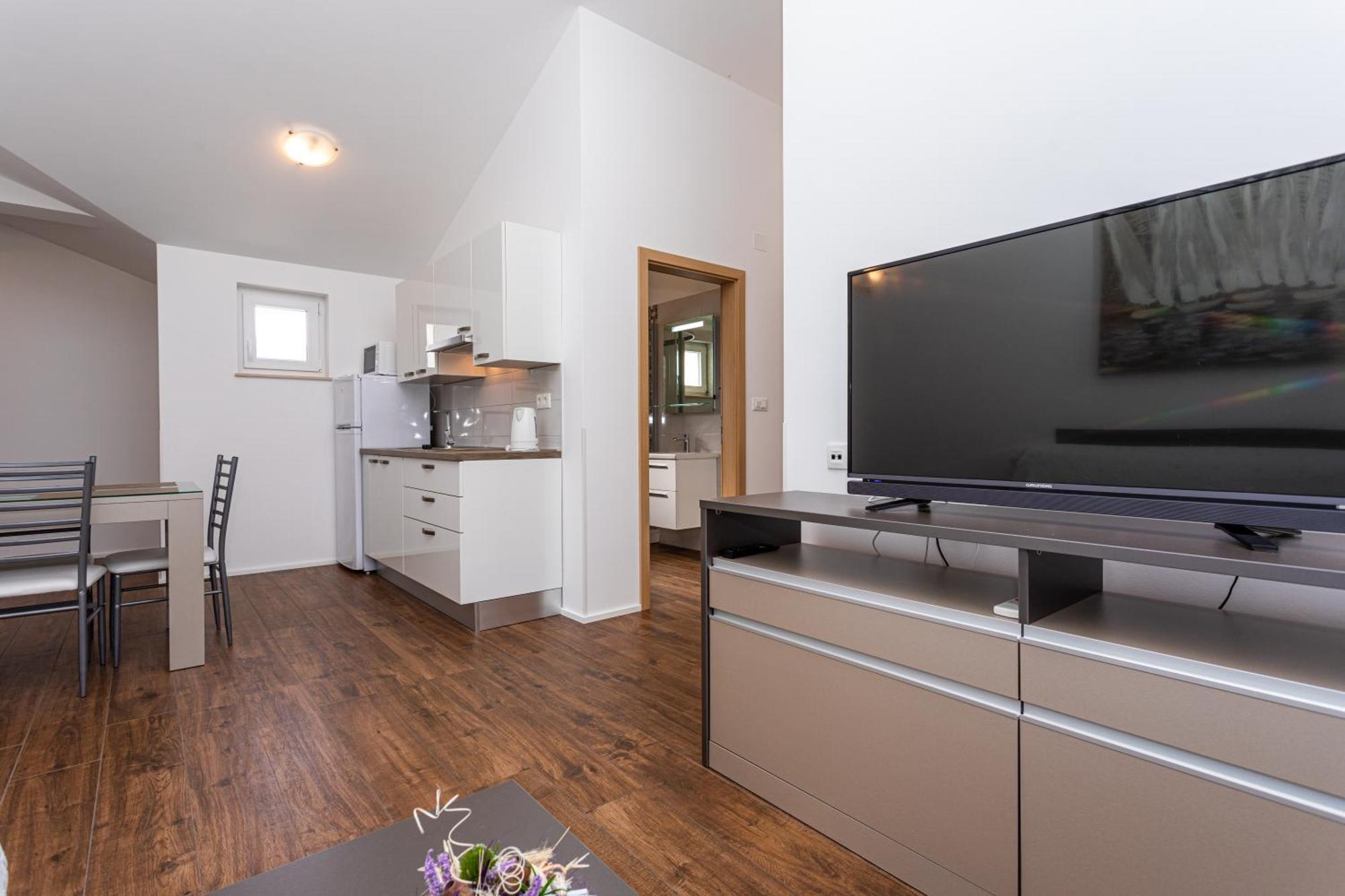 Apartments Crnekovic Tomislava 8A 巴斯卡 外观 照片
